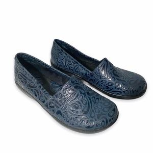 BOC Born Concepts Peggy Closed Heel Clog Size 8